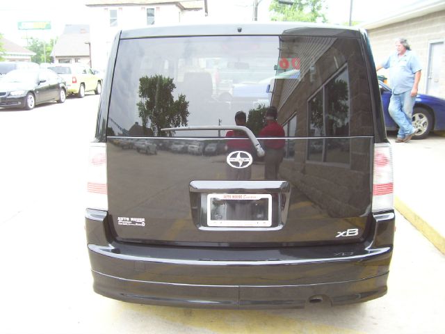 2006 Scion xB SW2