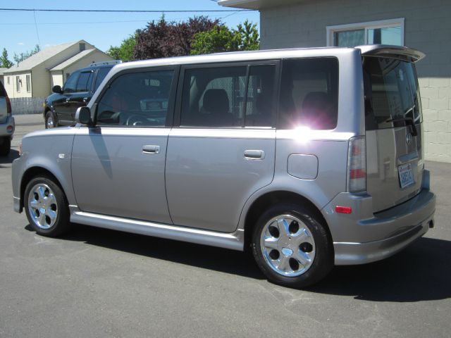 2006 Scion xB SW2