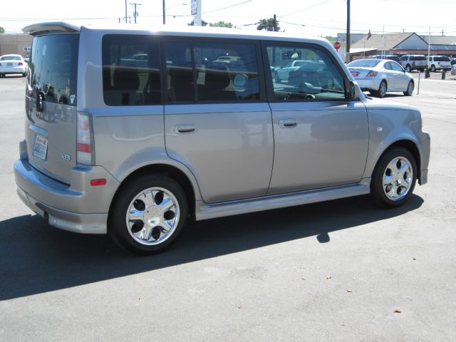 2006 Scion xB SW2