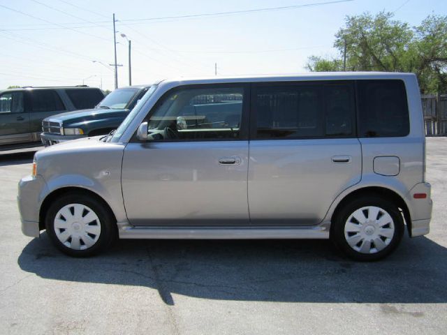 2006 Scion xB SW2