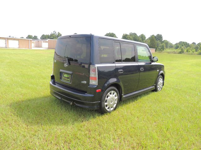 2006 Scion xB SW2