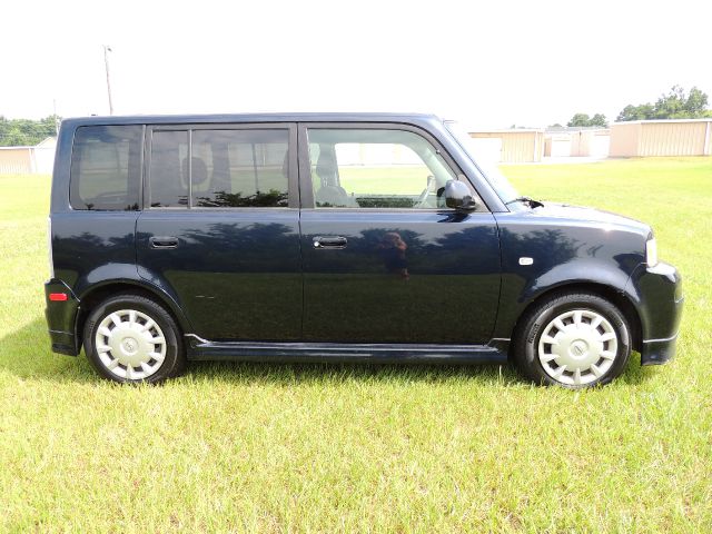 2006 Scion xB SW2