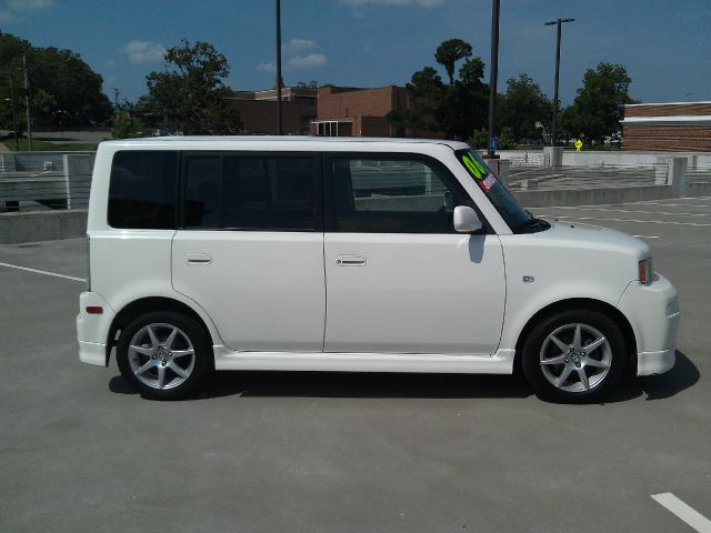 2006 Scion xB SW2