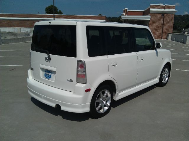 2006 Scion xB SW2