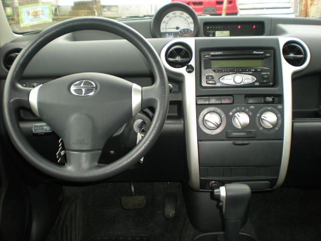 2006 Scion xB SW2