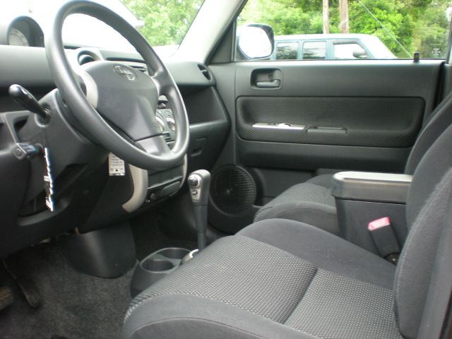 2006 Scion xB SW2