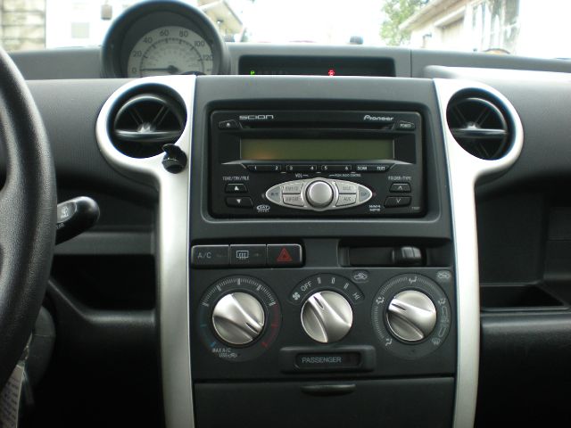 2006 Scion xB SW2