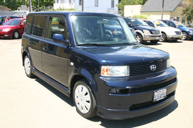 2006 Scion xB SW2