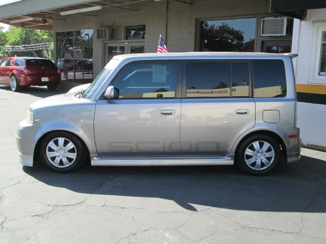 2006 Scion xB SW2