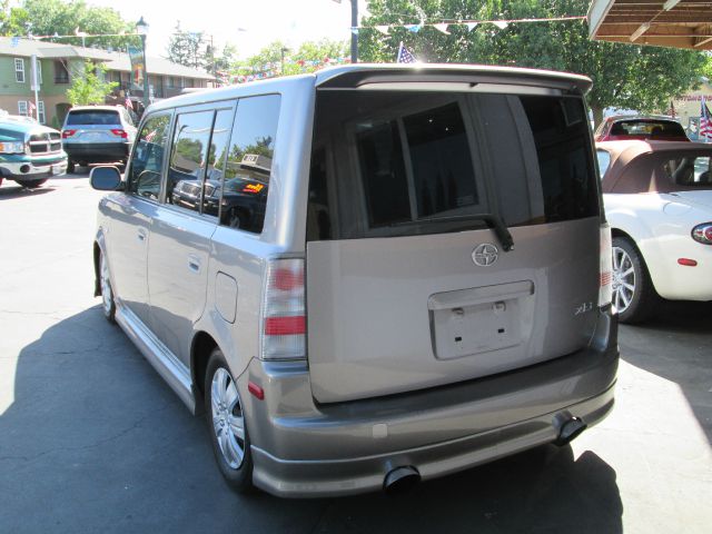 2006 Scion xB SW2