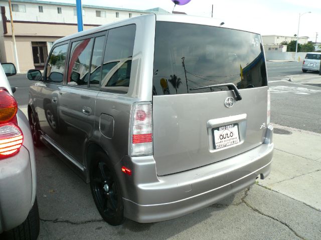 2006 Scion xB SW2