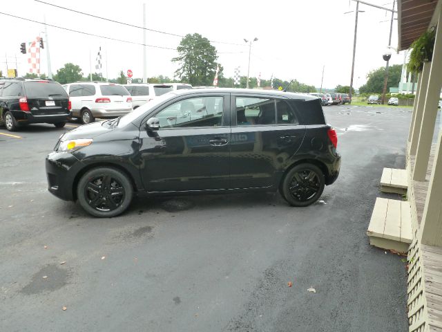 2009 Scion xD 4dr Sdn GLX V6 Auto