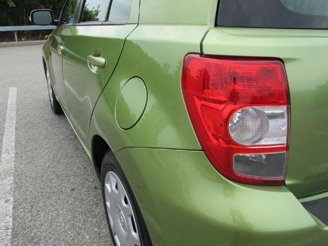 2009 Scion xD 4dr Sdn GLX V6 Auto