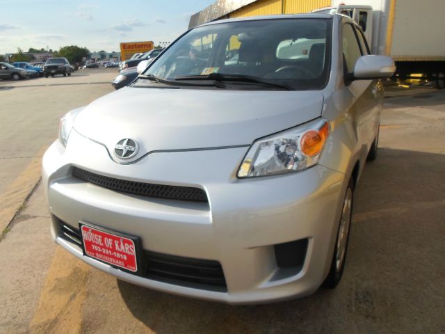 2009 Scion xD 4dr Sdn GLX V6 Auto