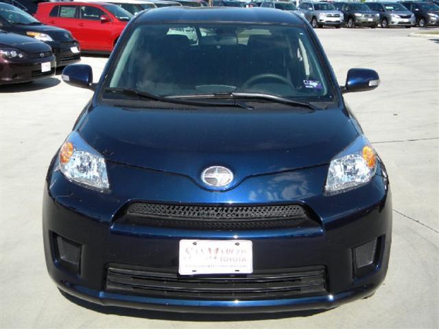 2010 Scion xD W/leather