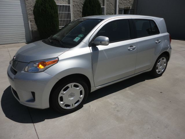 2010 Scion xD 4dr Sdn GLX V6 Auto