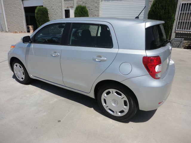 2010 Scion xD 4dr Sdn GLX V6 Auto