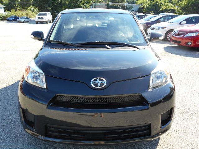 2010 Scion xD 4dr Sdn GLX V6 Auto