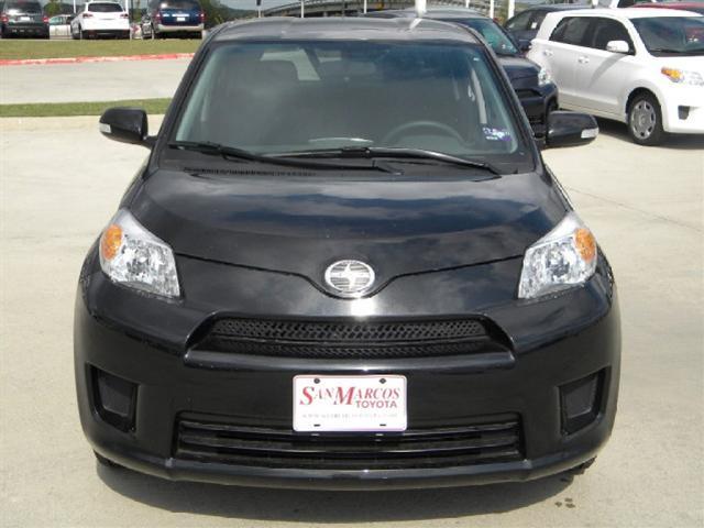 2010 Scion xD W/leather