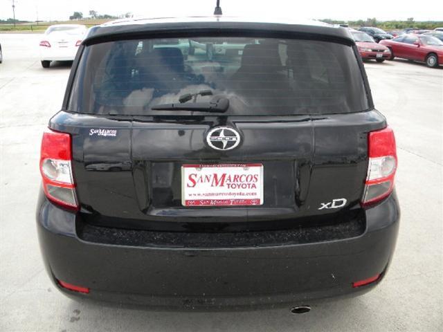 2010 Scion xD W/leather