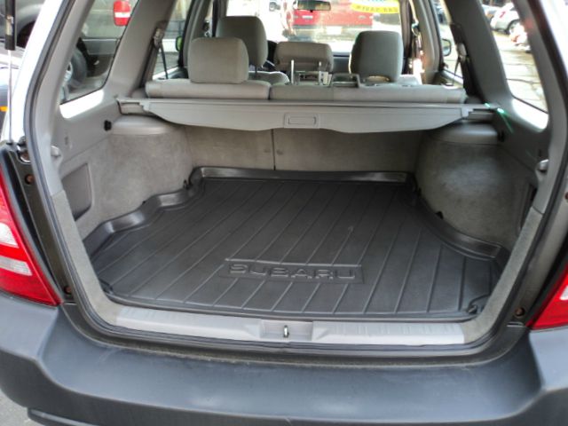 2004 Subaru Forester Lt1,crew,bucket Seats