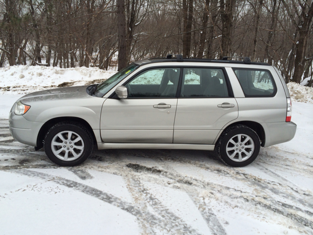 2006 Subaru Forester 2500hd 4x4 W/ Plow System