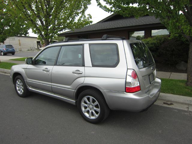 2006 Subaru Forester 2500hd 4x4 W/ Plow System