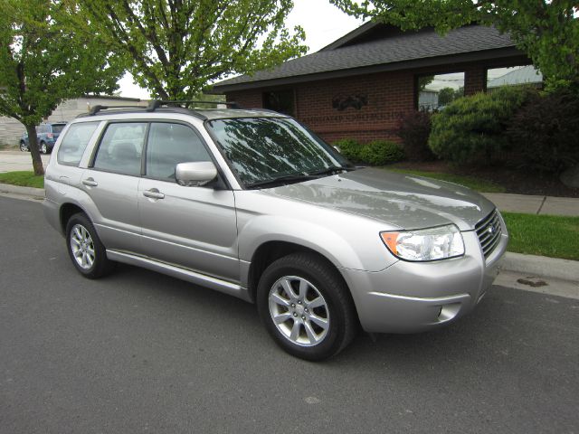 2006 Subaru Forester 2500hd 4x4 W/ Plow System