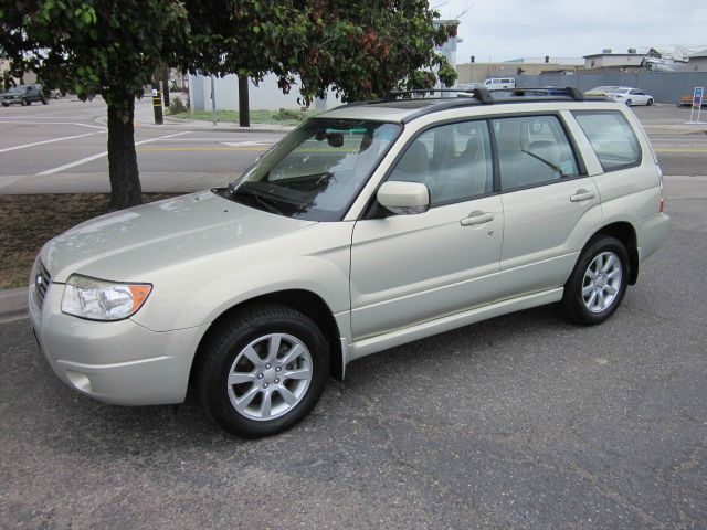 2006 Subaru Forester 2500hd 4x4 W/ Plow System