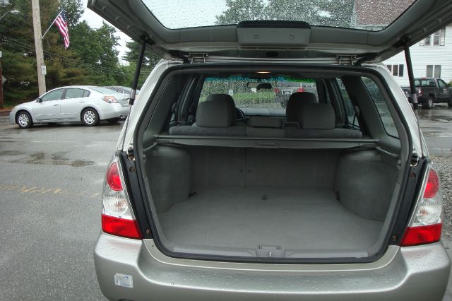 2006 Subaru Forester 2500hd 4x4 W/ Plow System