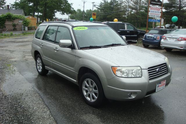 2006 Subaru Forester 2500hd 4x4 W/ Plow System