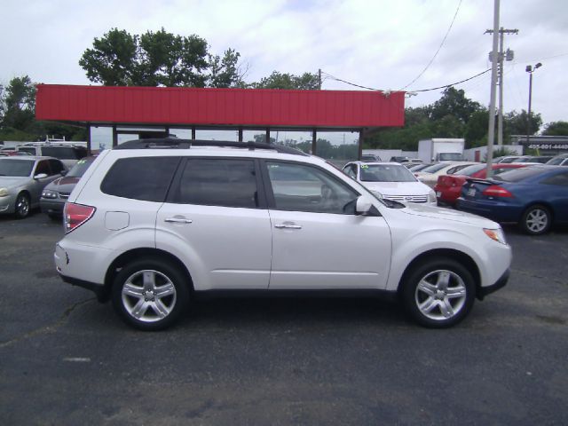 2009 Subaru Forester 2500hd 4x4 W/ Plow System