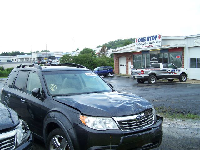 2009 Subaru Forester 2500hd 4x4 W/ Plow System