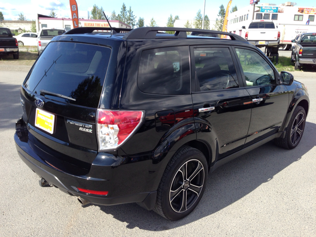 2010 Subaru Forester 2500hd 4x4 W/ Plow System