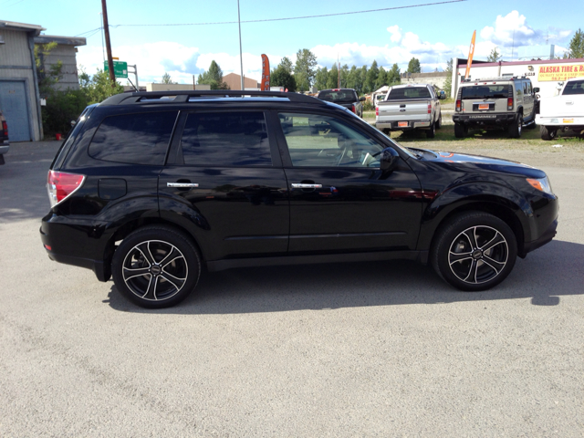 2010 Subaru Forester 2500hd 4x4 W/ Plow System