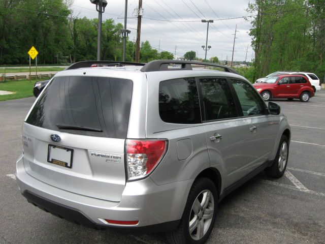 2010 Subaru Forester 2500hd 4x4 W/ Plow System