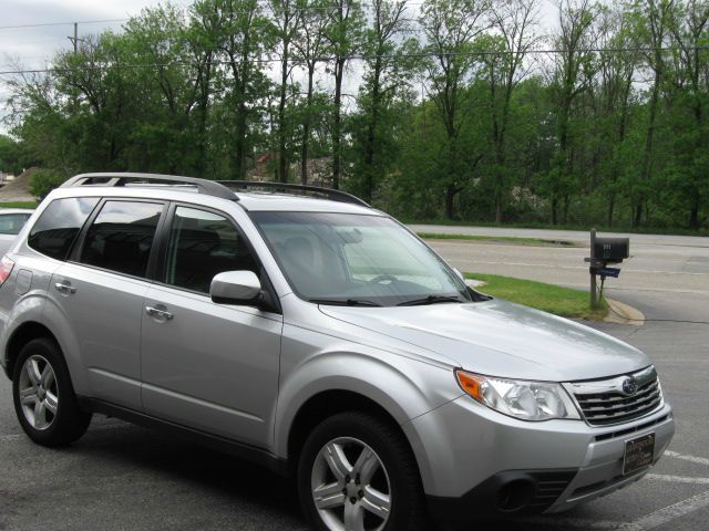 2010 Subaru Forester 2500hd 4x4 W/ Plow System