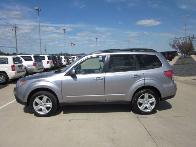 2010 Subaru Forester 2500hd 4x4 W/ Plow System