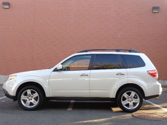 2010 Subaru Forester 2dr 2.5L PZEV