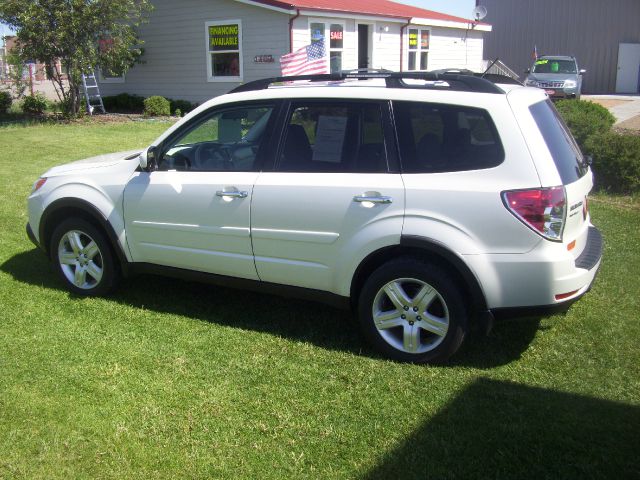 2010 Subaru Forester Ford F250 FX4 Lariat