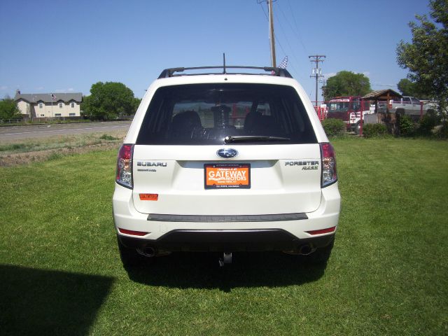 2010 Subaru Forester Ford F250 FX4 Lariat