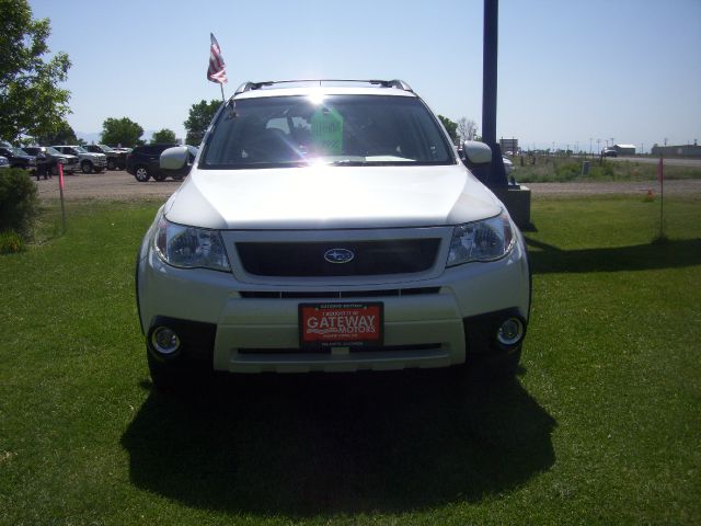 2010 Subaru Forester Ford F250 FX4 Lariat