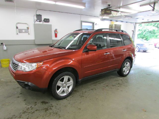 2010 Subaru Forester 2500hd 4x4 W/ Plow System