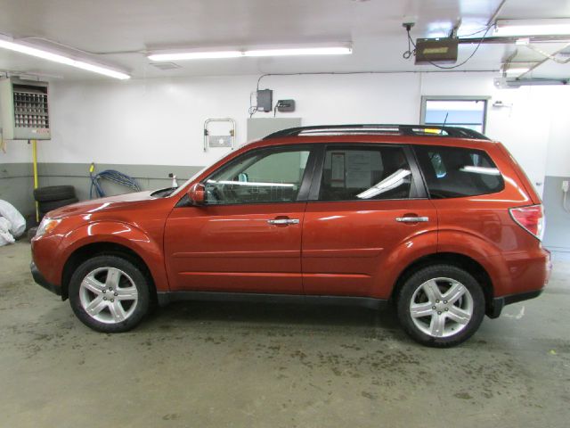 2010 Subaru Forester 2500hd 4x4 W/ Plow System