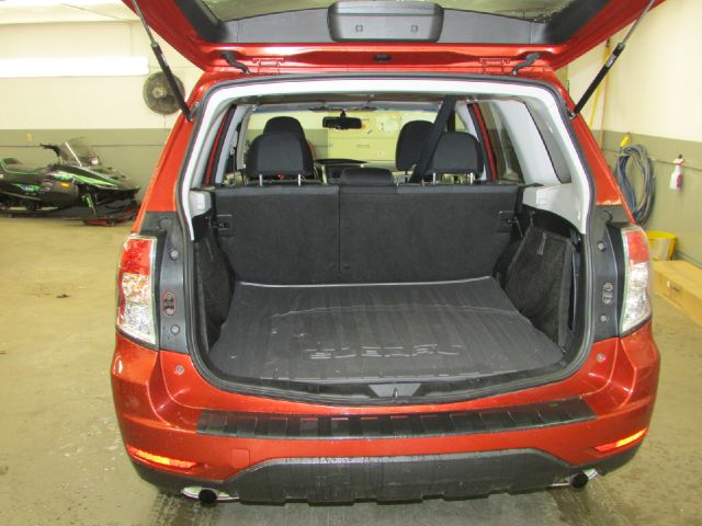 2010 Subaru Forester 2500hd 4x4 W/ Plow System