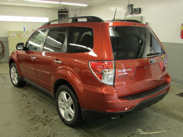 2010 Subaru Forester 2500hd 4x4 W/ Plow System