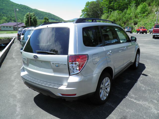 2011 Subaru Forester 2500hd 4x4 W/ Plow System