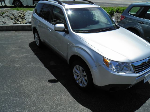 2011 Subaru Forester 2500hd 4x4 W/ Plow System