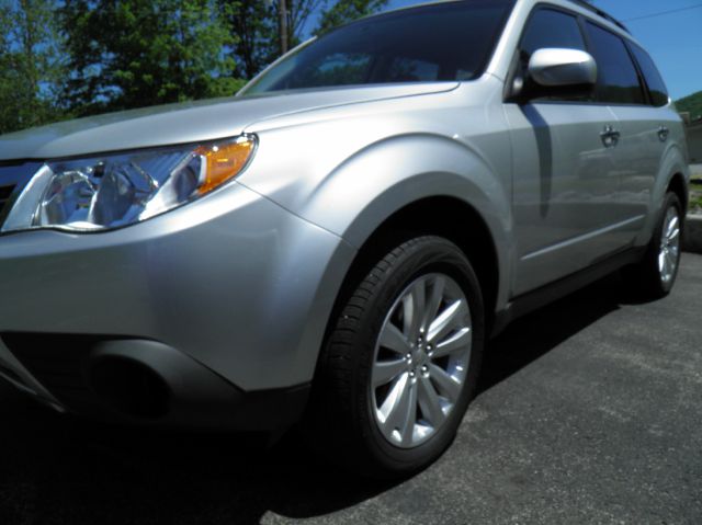 2011 Subaru Forester 2500hd 4x4 W/ Plow System