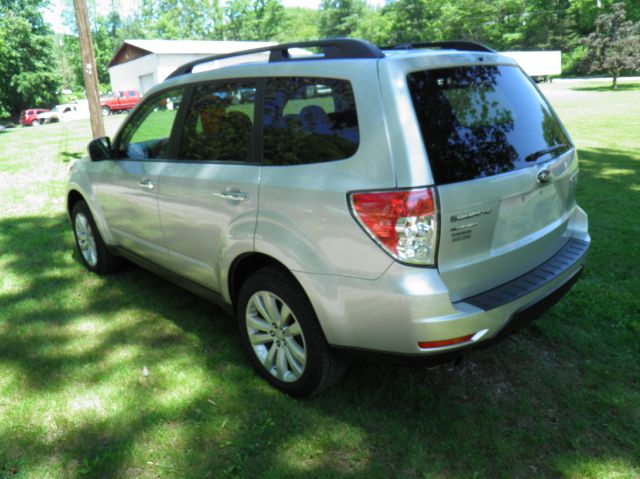 2011 Subaru Forester 2500hd 4x4 W/ Plow System